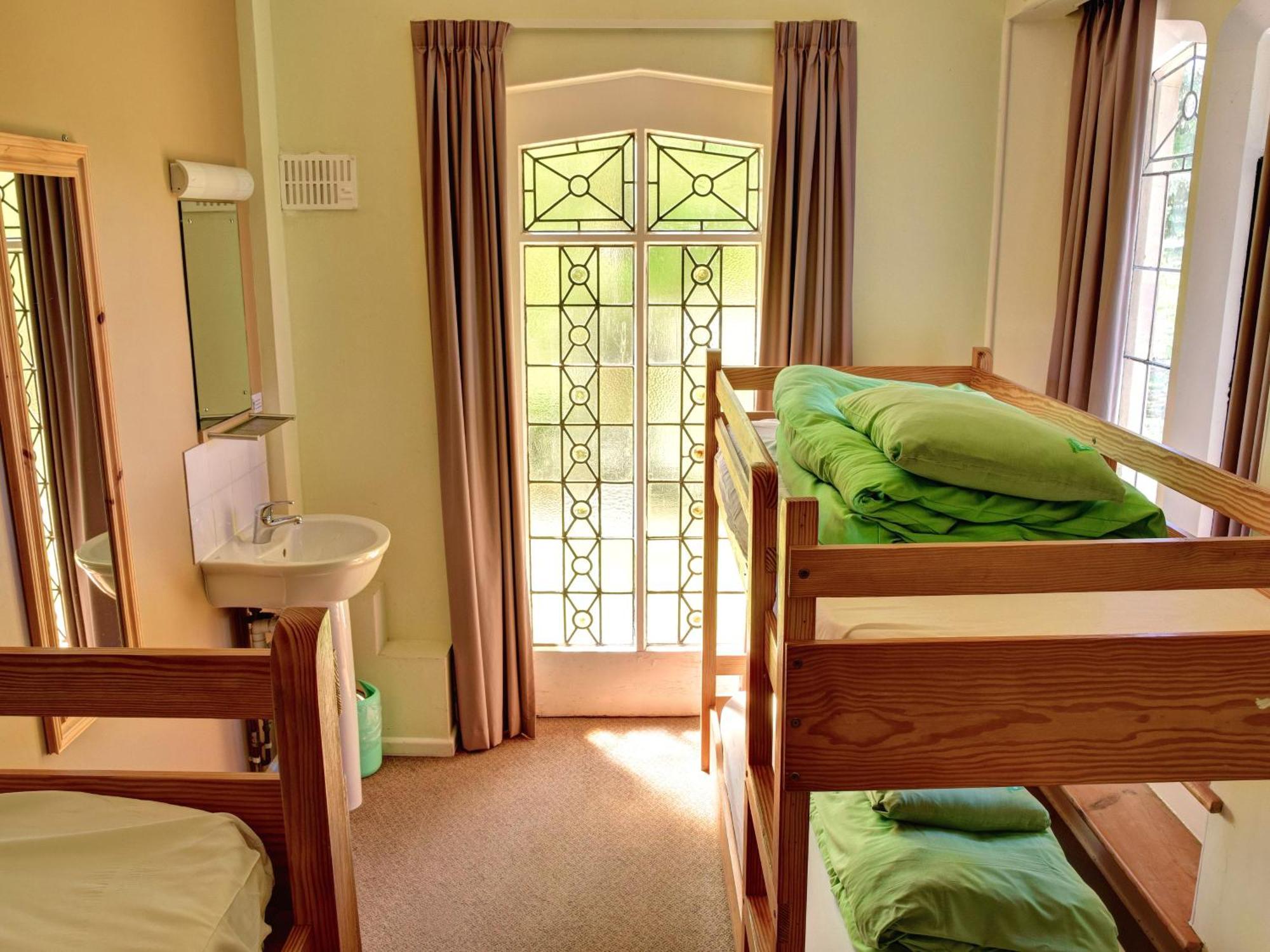 Yha Beer Hostel Сийтън Екстериор снимка
